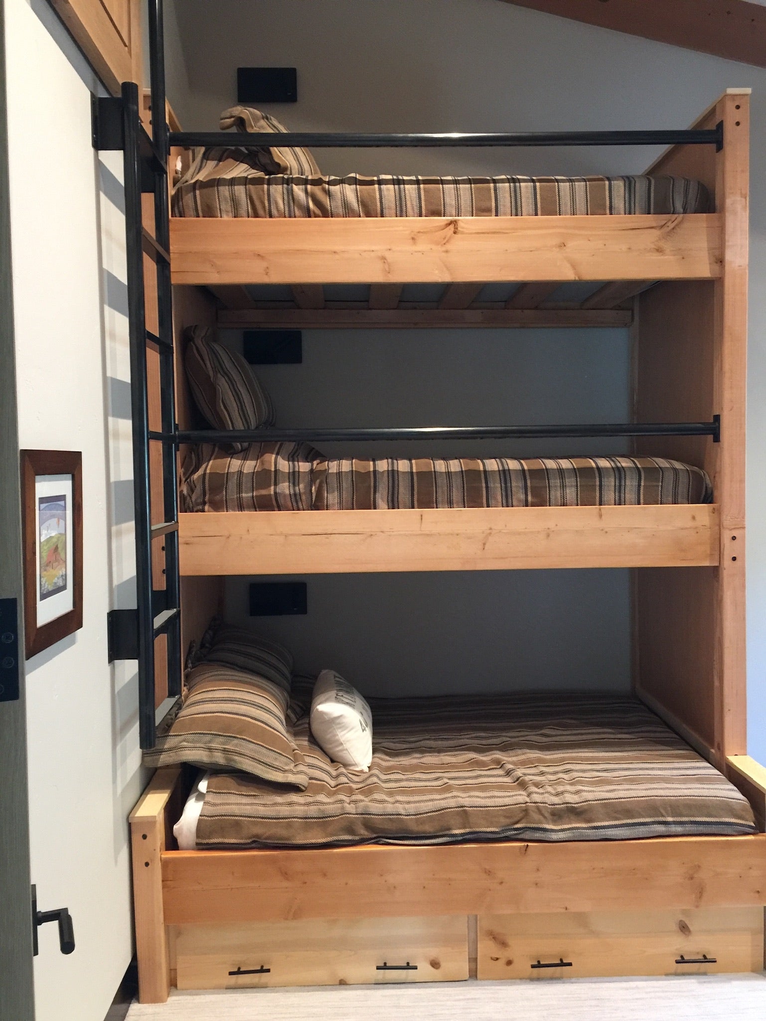 Lake House Triple Bunk Bed