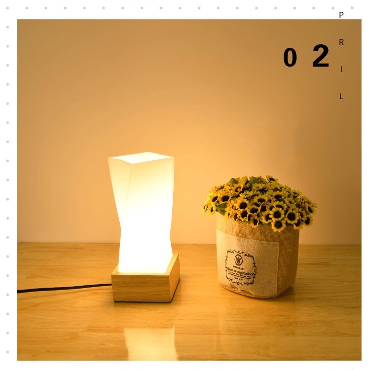 Desk creative simple children's table lamp